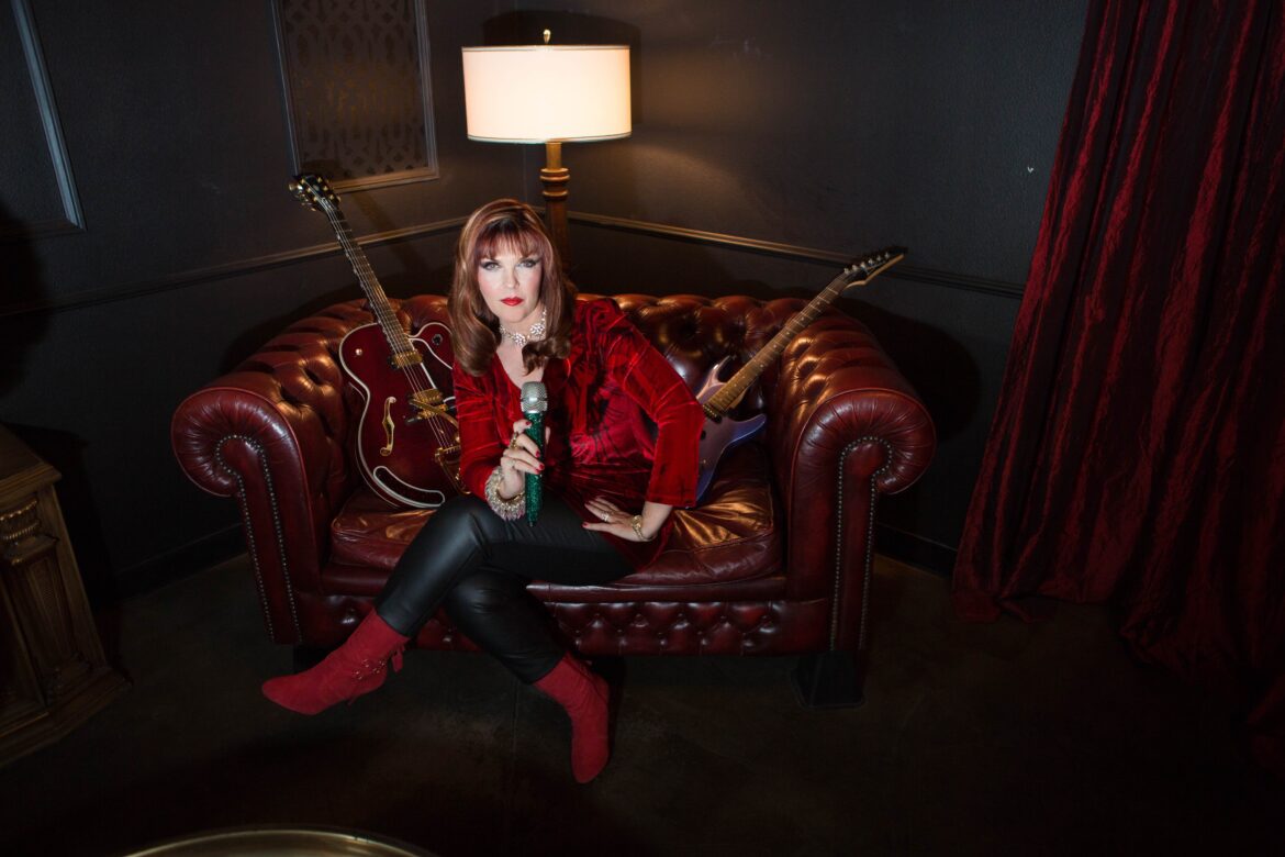 Linda Suzanne Linda Suzanne